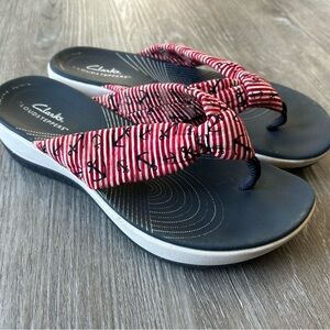 Clark’s sandals size 7